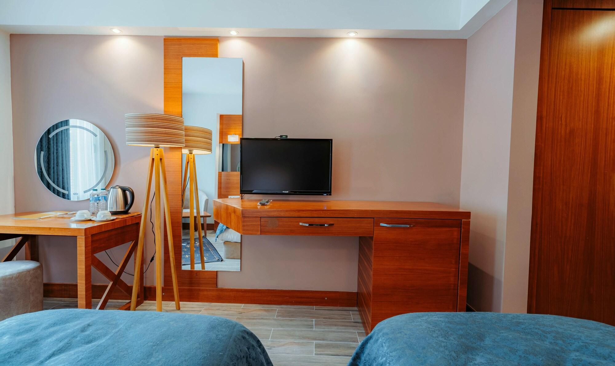 Kilpa Hotel Узунгьол Екстериор снимка