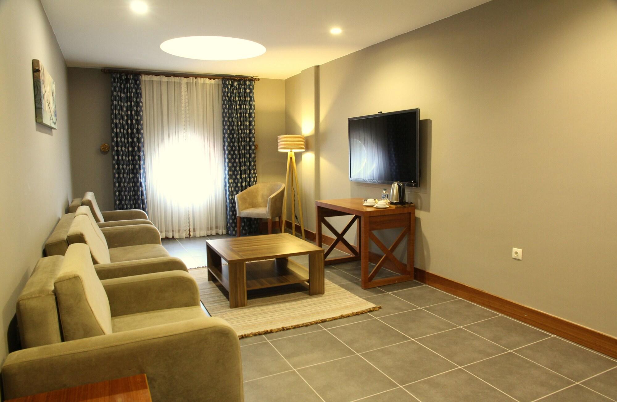 Kilpa Hotel Узунгьол Екстериор снимка