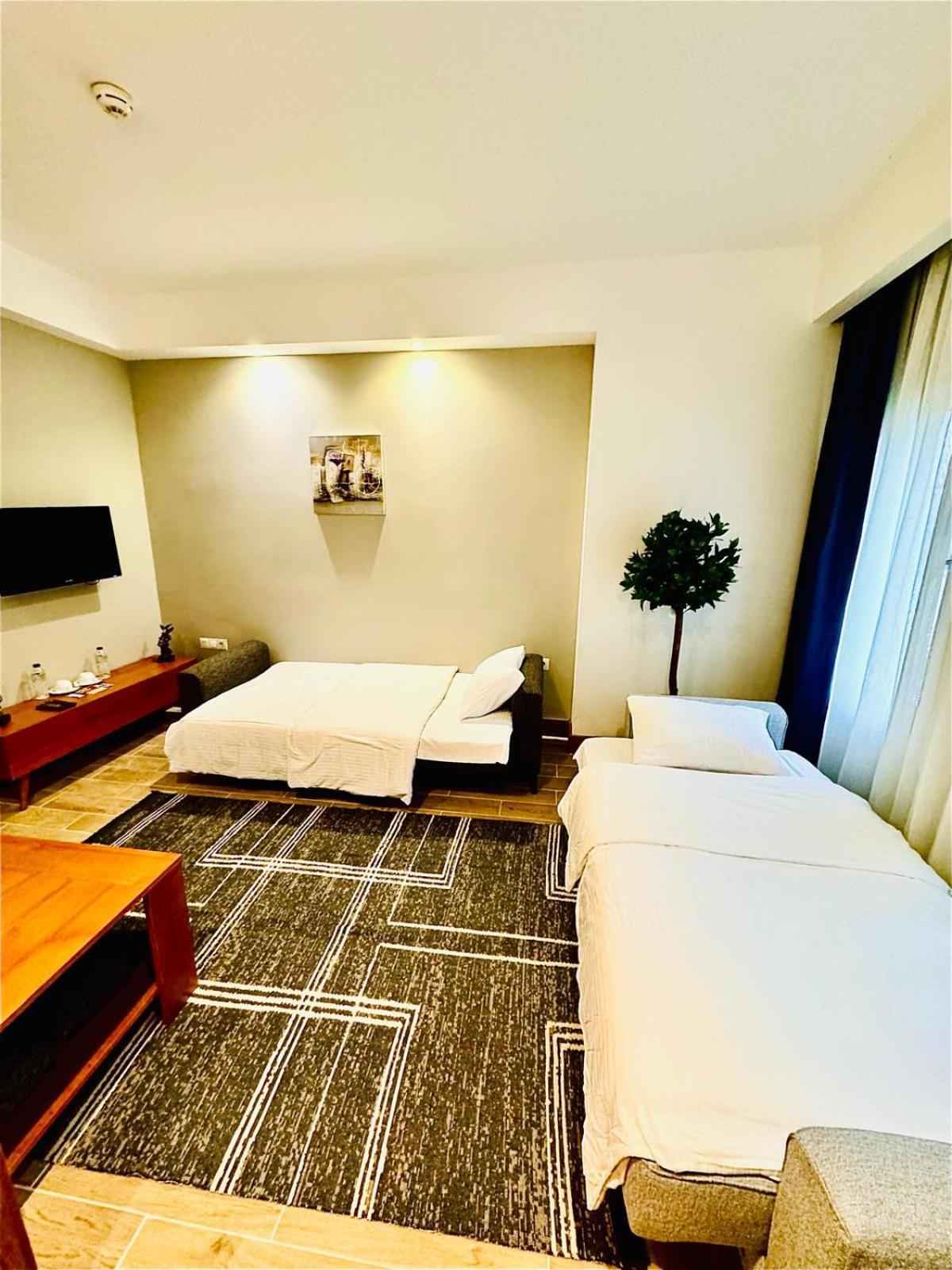 Kilpa Hotel Узунгьол Екстериор снимка