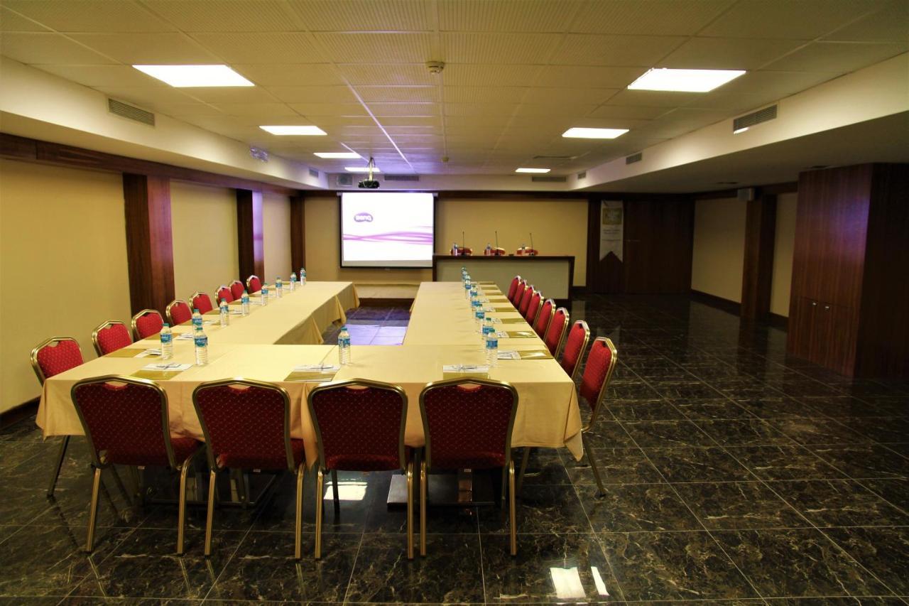 Kilpa Hotel Узунгьол Екстериор снимка