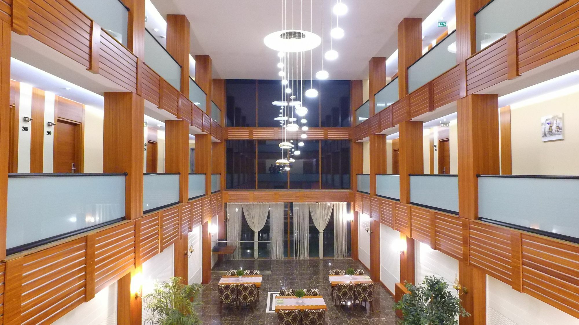 Kilpa Hotel Узунгьол Екстериор снимка