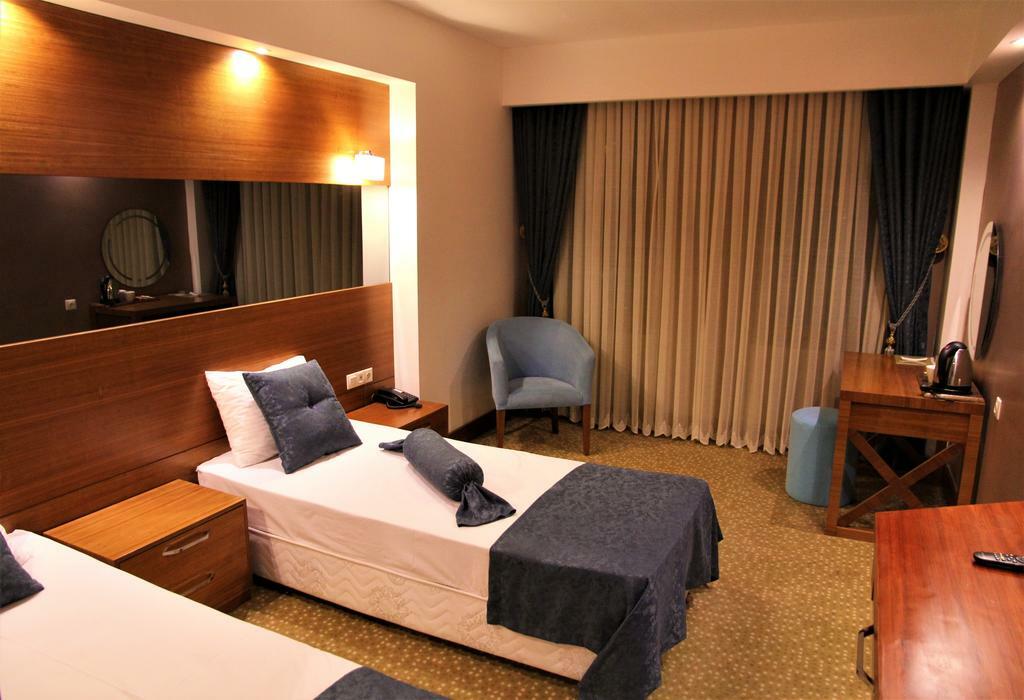 Kilpa Hotel Узунгьол Екстериор снимка